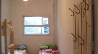 Гостиница Gnezdyshko Hostel Ялта Односпальная кровать в  женском общем номере-2