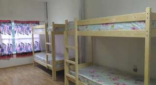 Гостиница Gnezdyshko Hostel Ялта Кровать в общем 8-местном номере-2